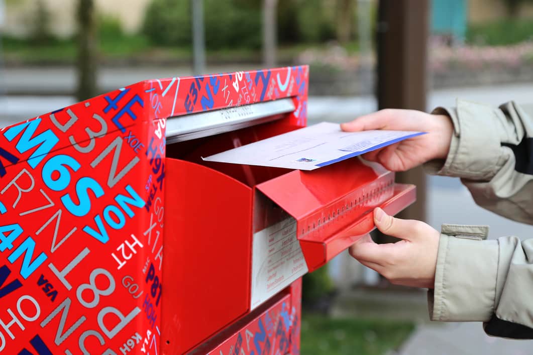 Почтовый ящик Почты Канады для приема писем и небольших отправлений